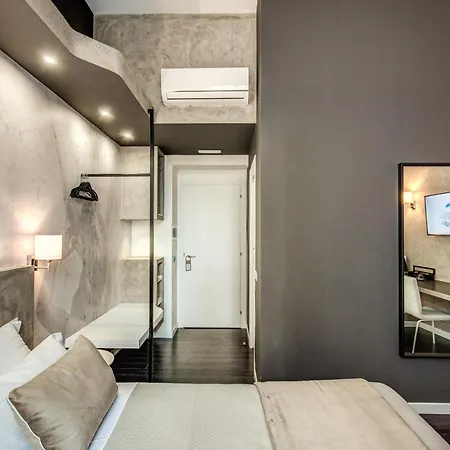 フォー リヴァース スイーツ 4*